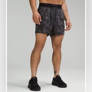 Lululemon License to Train Linerless Short 7”
Tactile Print Anchor Black